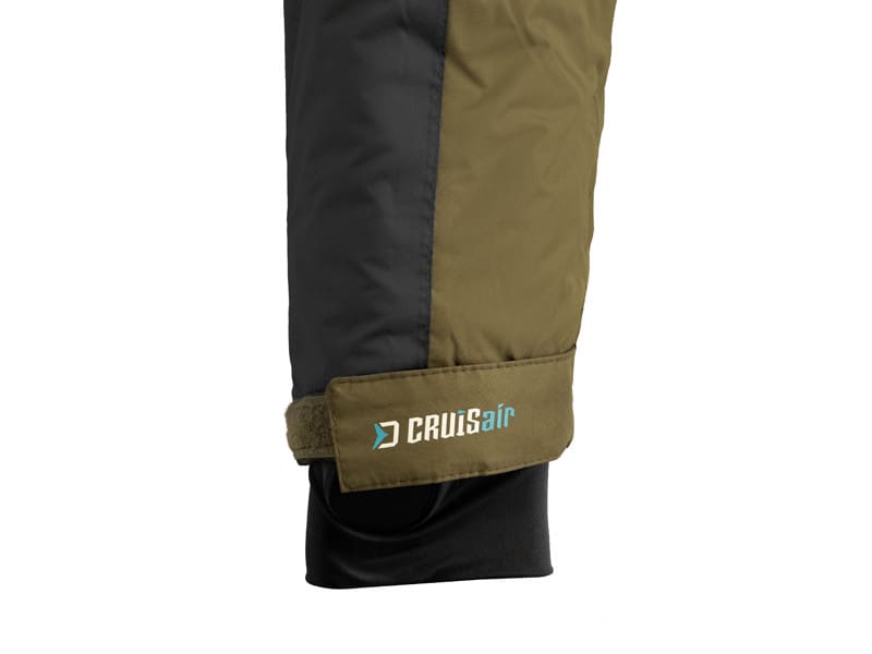 Delphin CruisAIR WINTER 5T žieminis kostiumas – detalės, rankogalių manžetai