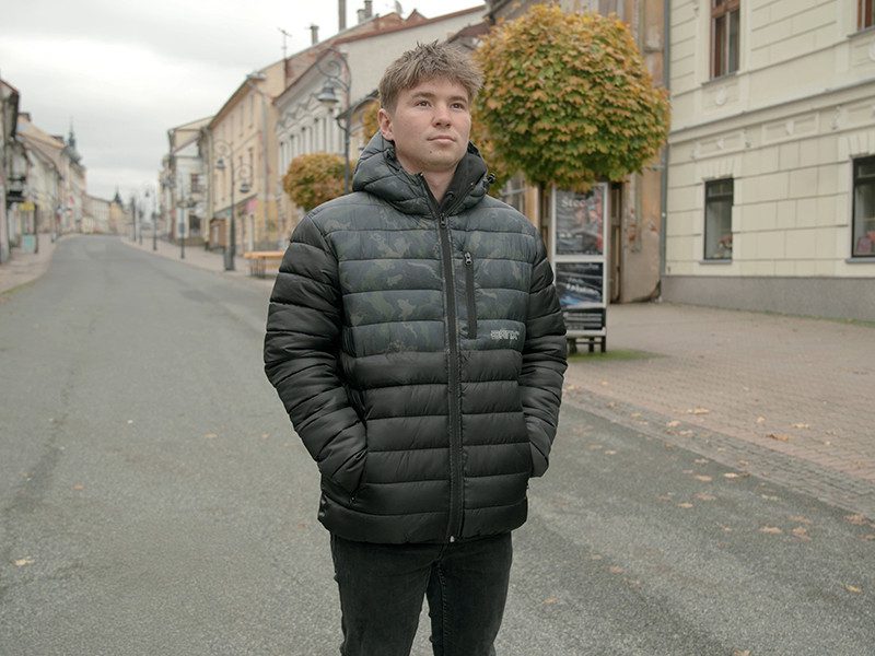 Delphin BANX siltninta striuke ant zmogaus - bendras vaizdas